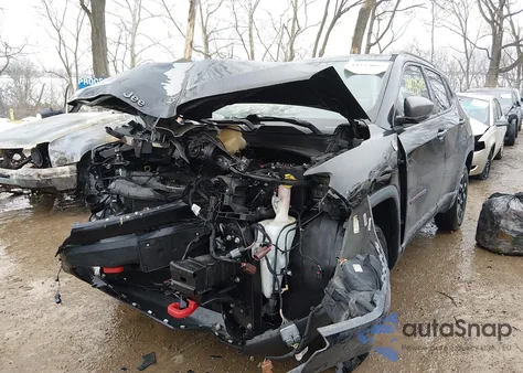 2020 Jeep Compass Trailhawk 4X4 from USA, damaged, VIN 3C4NJDDBXLT159315